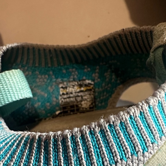 Keen cushion arch Teal Gray and green tones Hiking Sandals w bungee cord pull - Picture 7 of 8